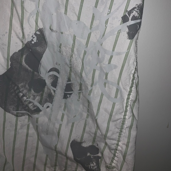 Urban Heritage Short Sleeve Button-Up (Size L) - Picture 4 of 4